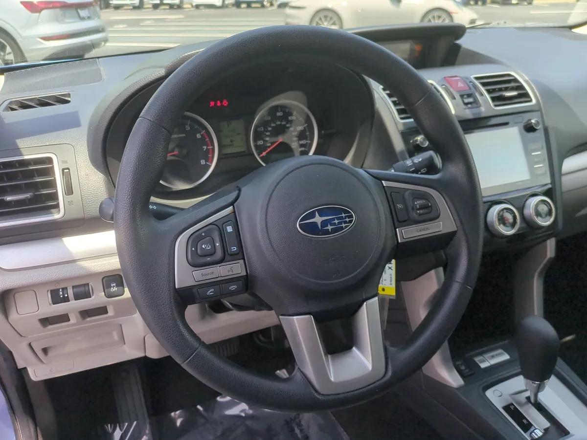 2017 Subaru Forester Premium thumbnail 17