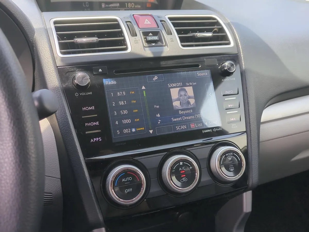 2017 Subaru Forester Premium thumbnail 22