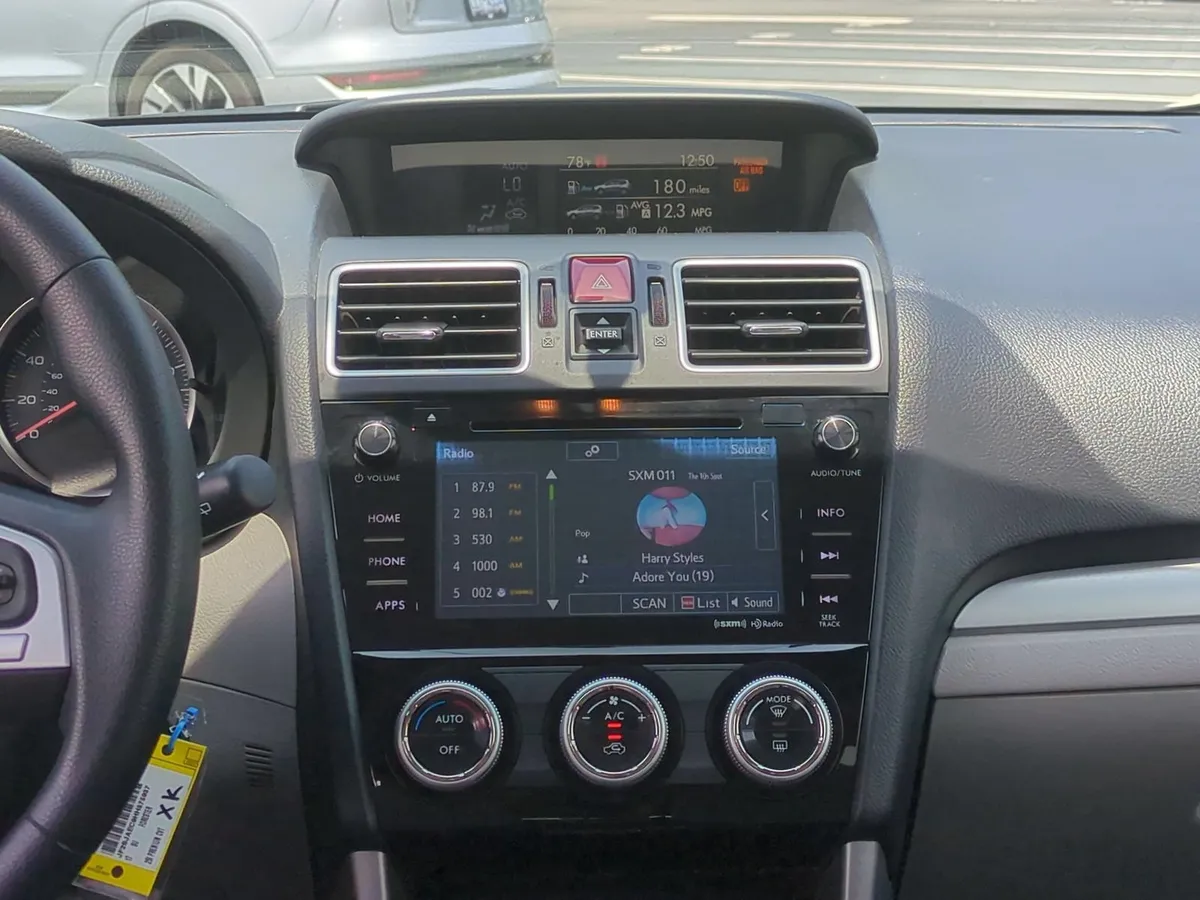 2017 Subaru Forester Premium thumbnail 28