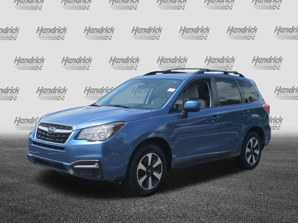 2017 Subaru Forester Premium thumbnail 4