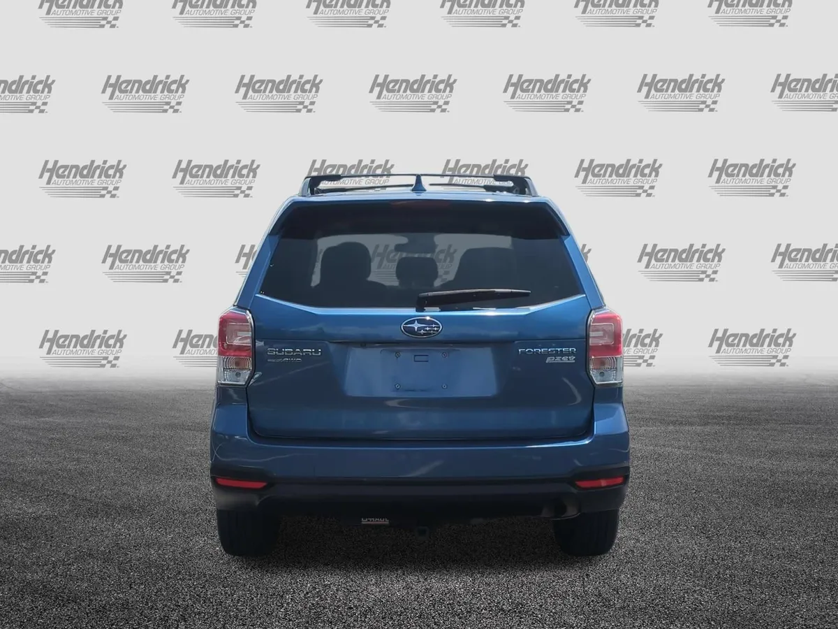 2017 Subaru Forester Premium thumbnail 8