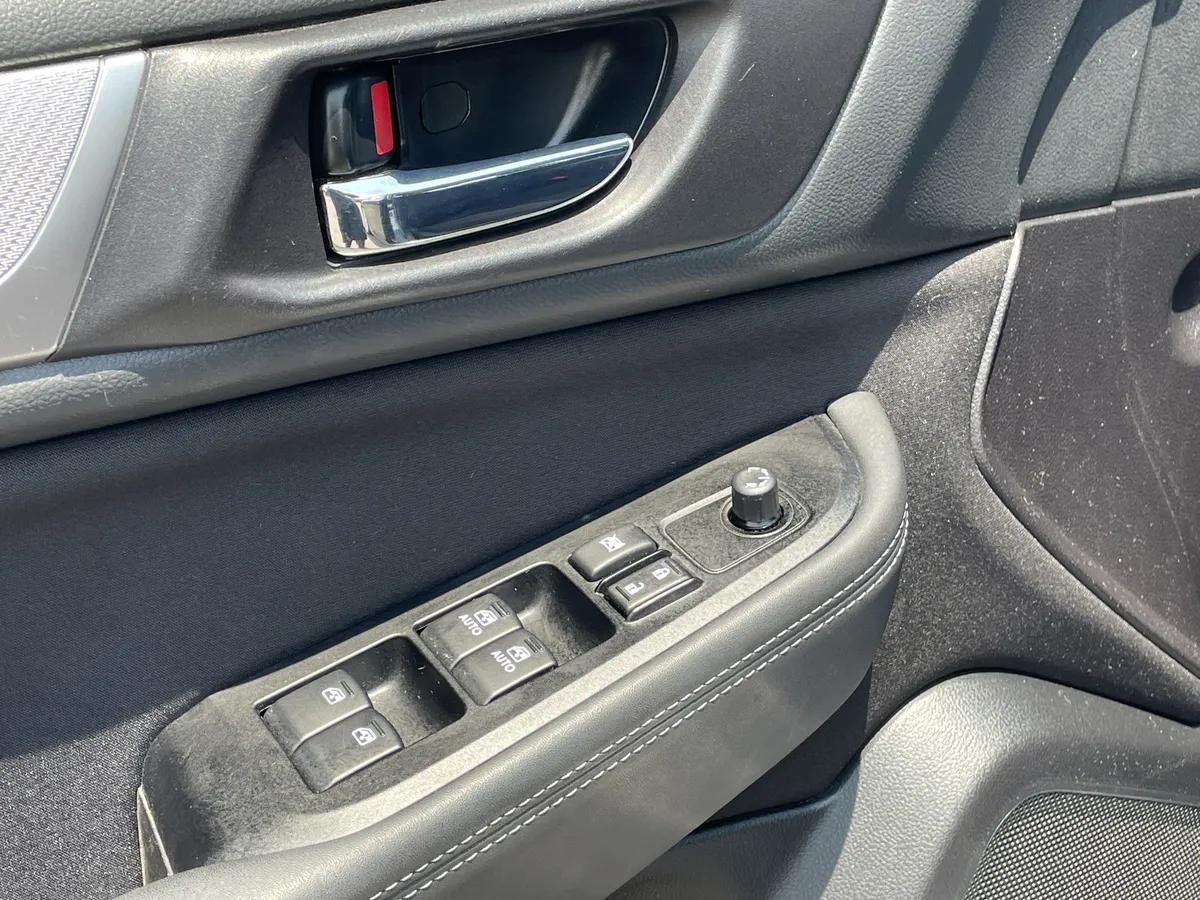 2017 Subaru Legacy Premium thumbnail 14