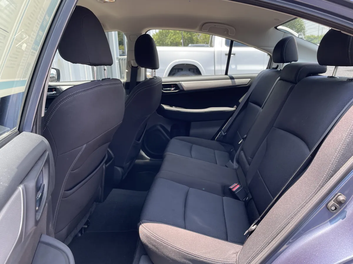 2017 Subaru Legacy Premium thumbnail 28
