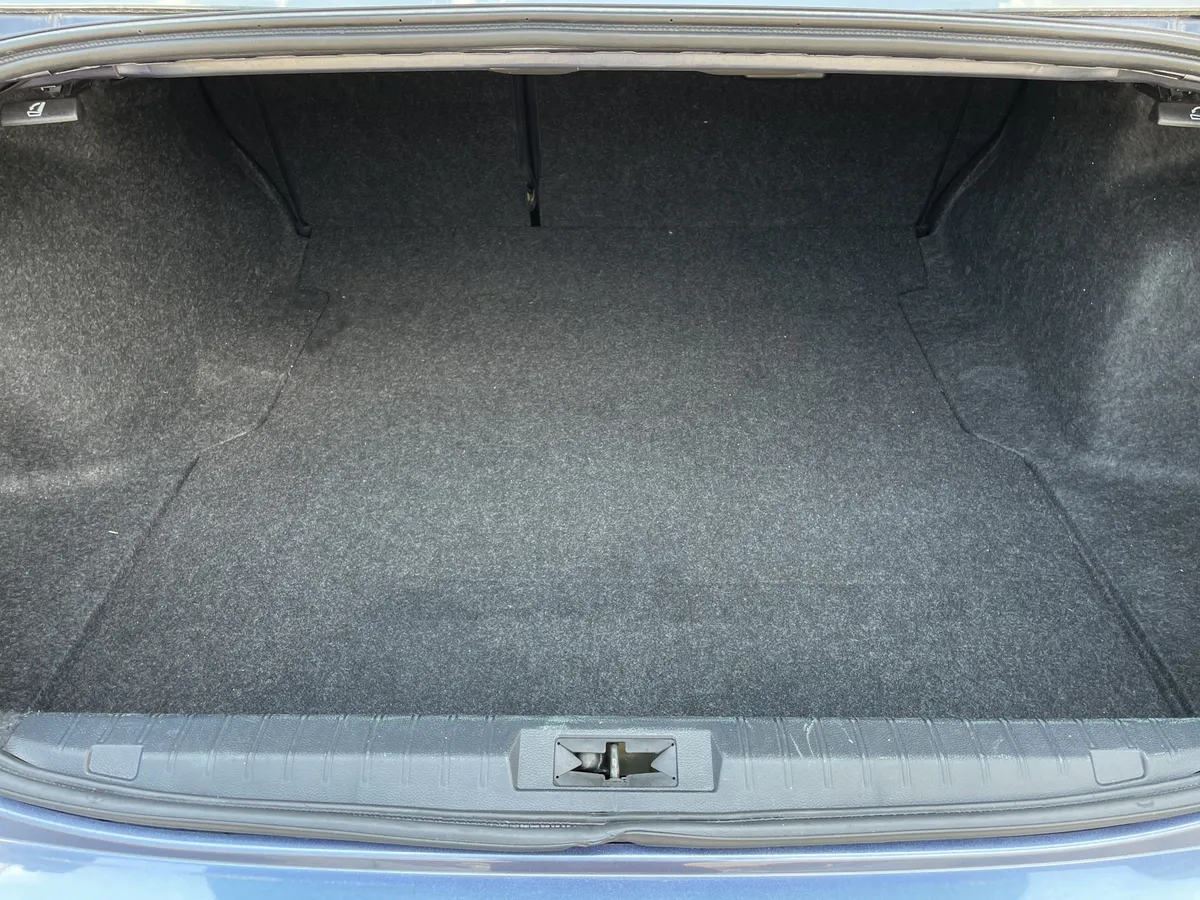 2017 Subaru Legacy Premium thumbnail 29