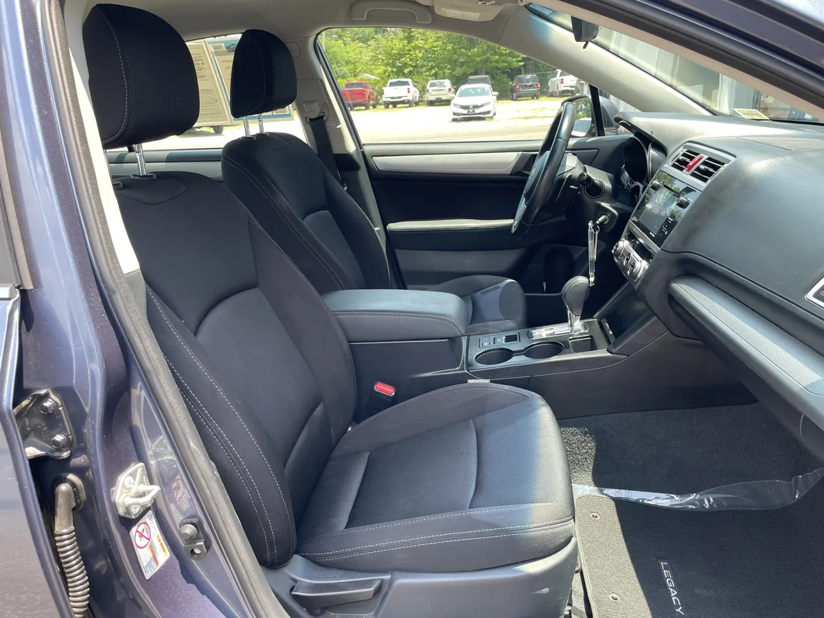 2017 Subaru Legacy Premium thumbnail 30