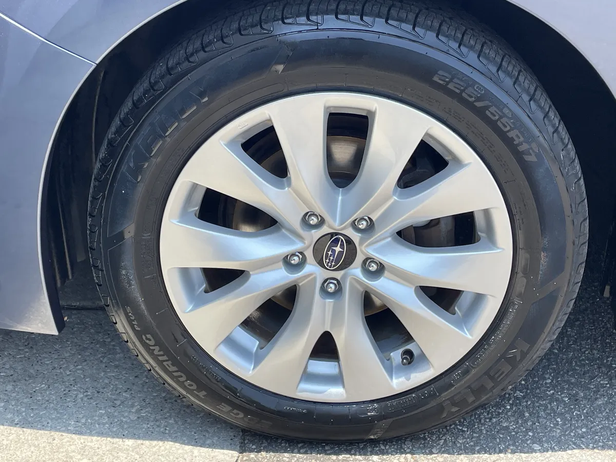 2017 Subaru Legacy Premium thumbnail 34
