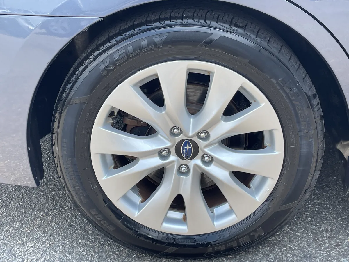 2017 Subaru Legacy Premium thumbnail 36