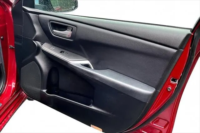 2017 Toyota CAMRY thumbnail 23