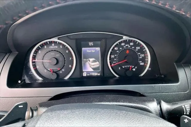 2017 Toyota CAMRY thumbnail 26