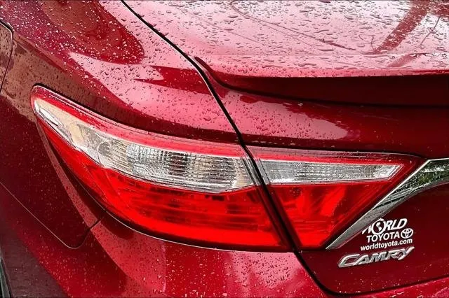 2017 Toyota CAMRY thumbnail 29