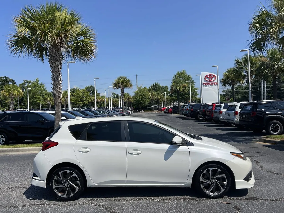 2017 Toyota Corolla iM thumbnail 10