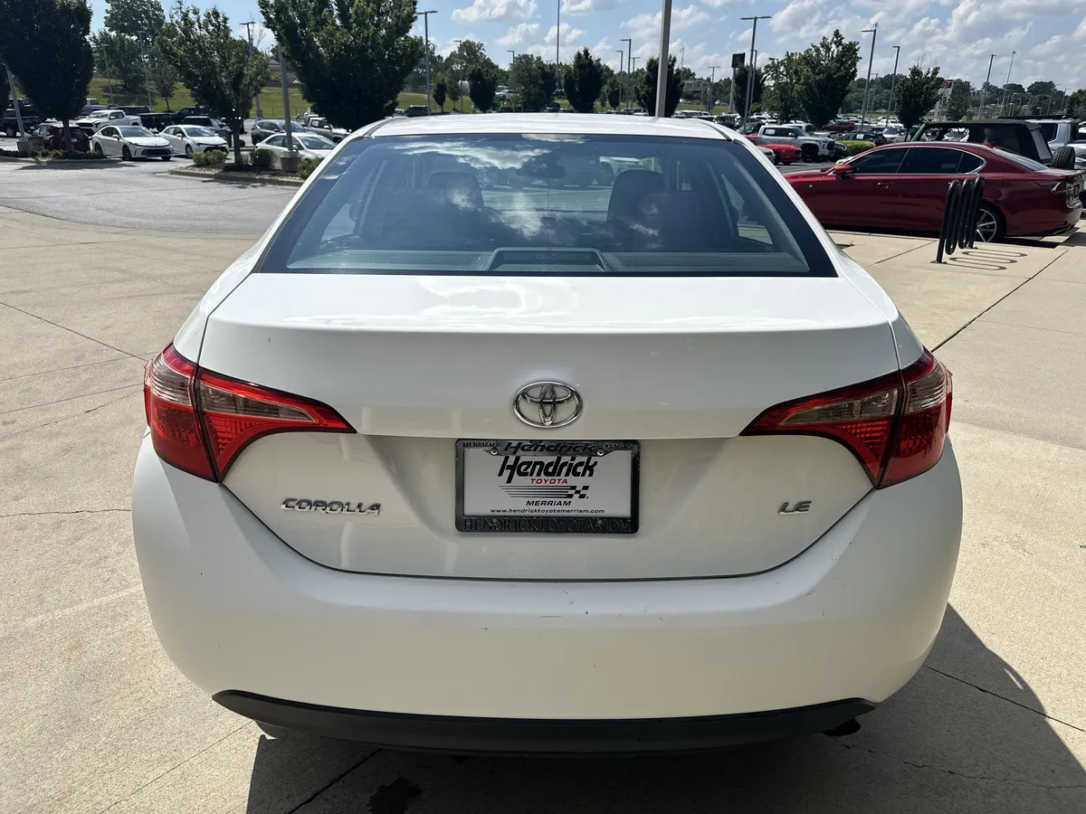 2017 Toyota Corolla LE thumbnail 7