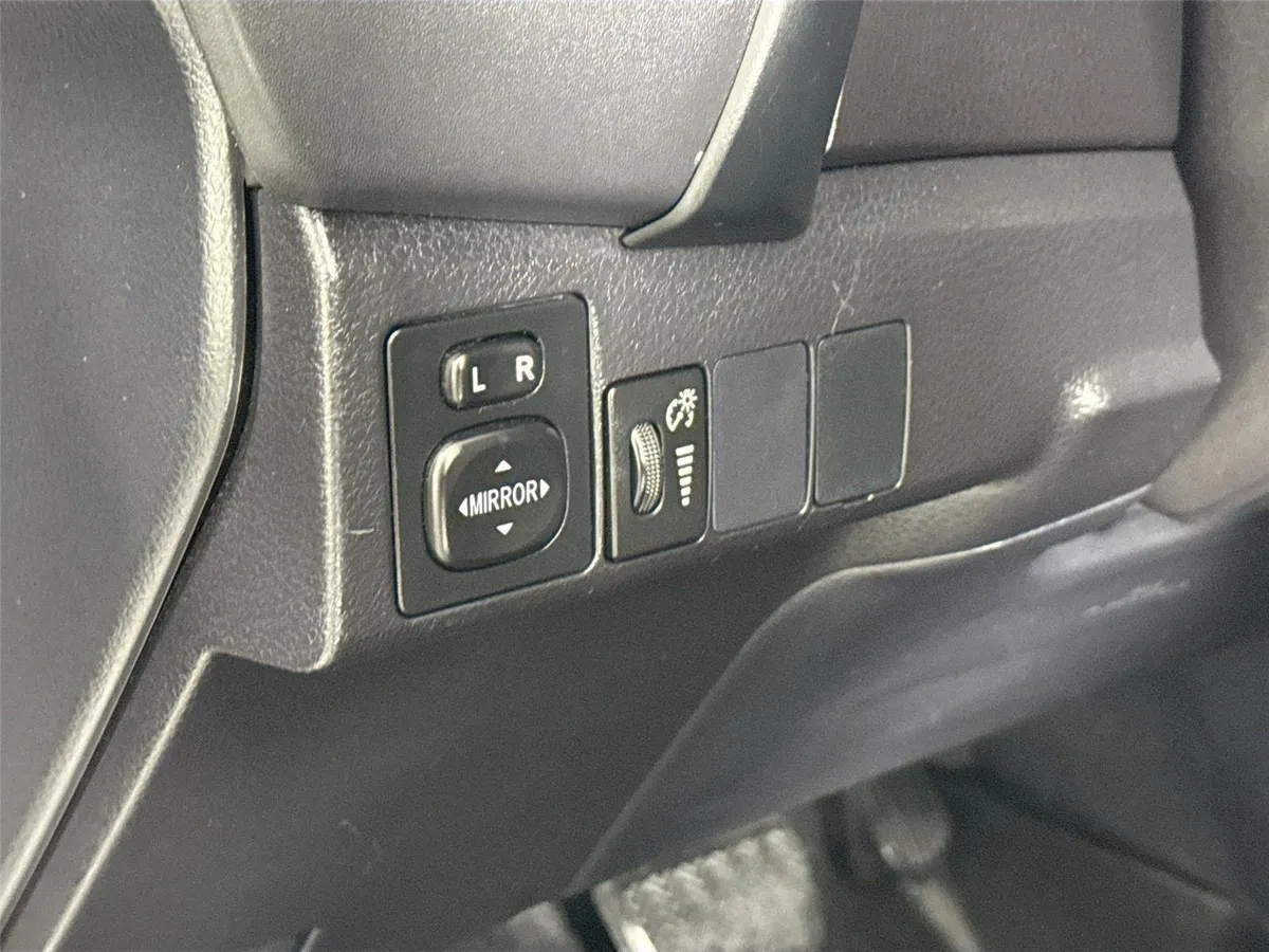 2017 Toyota Corolla SE thumbnail 14