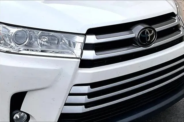 2017 Toyota HIGHLANDER thumbnail 29