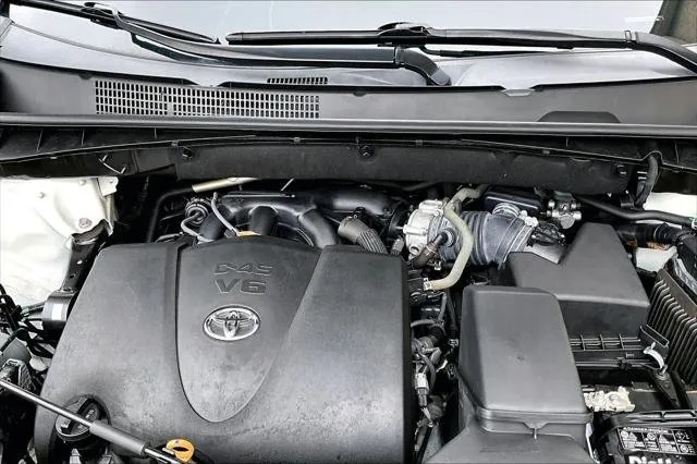 2017 Toyota HIGHLANDER thumbnail 31
