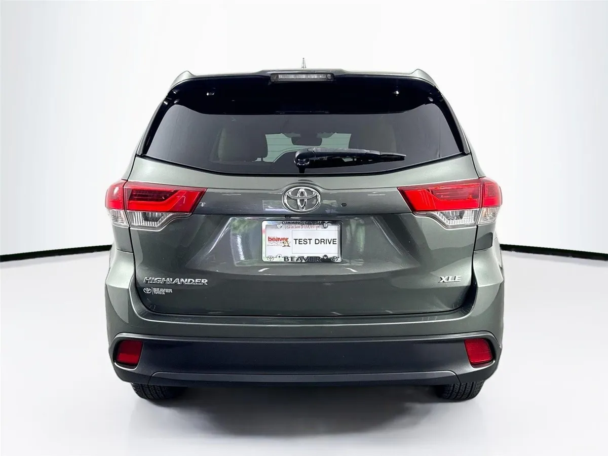 2017 Toyota Highlander XLE thumbnail 12
