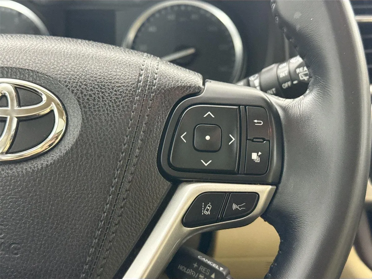 2017 Toyota Highlander XLE thumbnail 20