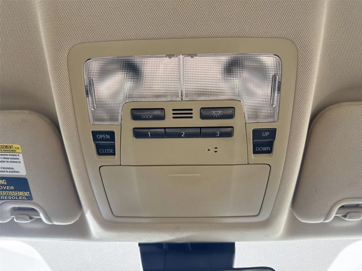 2017 Toyota Highlander XLE thumbnail 23