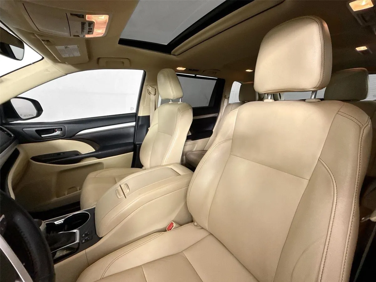 2017 Toyota Highlander XLE thumbnail 3