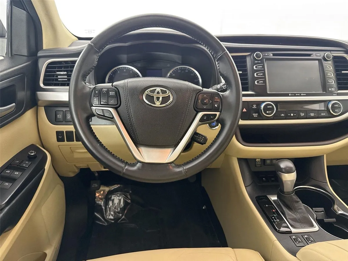 2017 Toyota Highlander XLE thumbnail 31