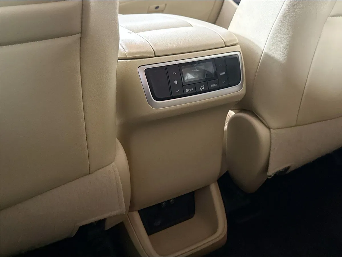 2017 Toyota Highlander XLE thumbnail 34