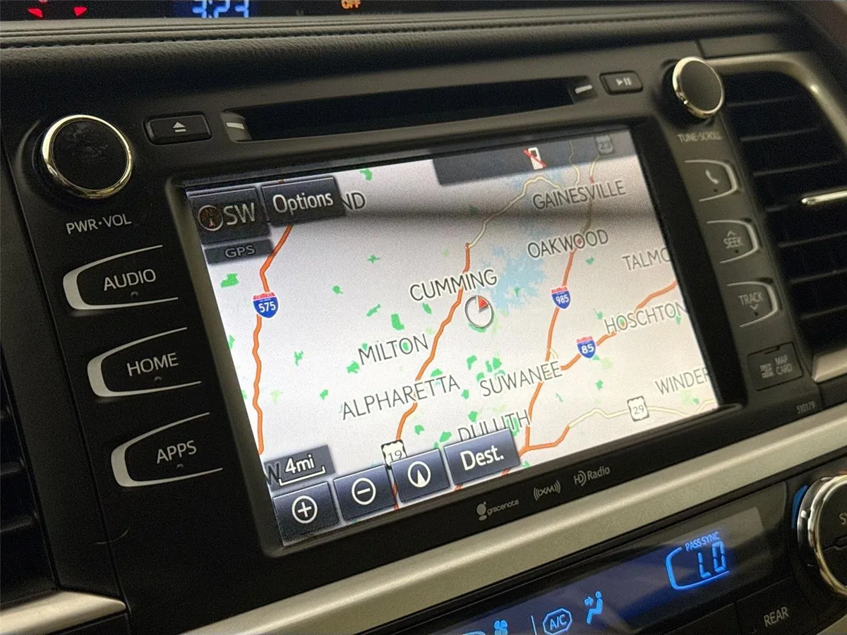 2017 Toyota Highlander XLE thumbnail 7