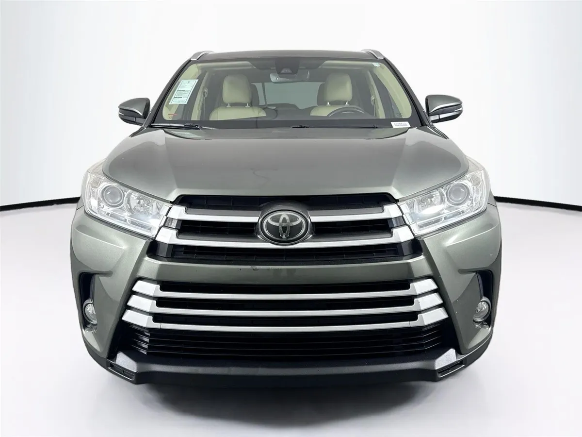 2017 Toyota Highlander XLE thumbnail 9