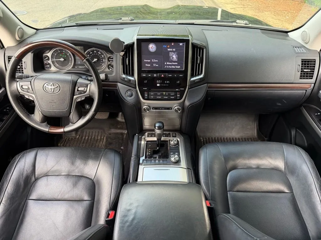 2017 Toyota Land Cruiser Base thumbnail 17