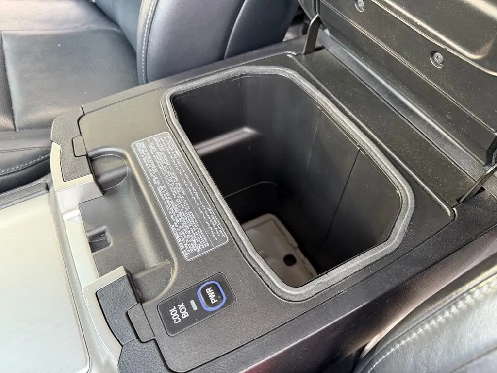 2017 Toyota Land Cruiser Base thumbnail 25