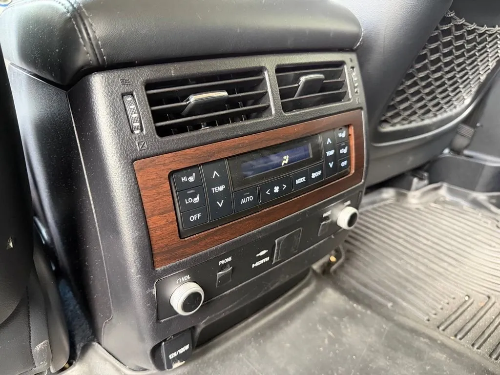 2017 Toyota Land Cruiser Base thumbnail 27
