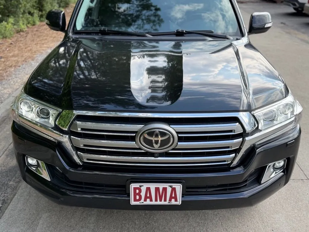 2017 Toyota Land Cruiser Base thumbnail 8