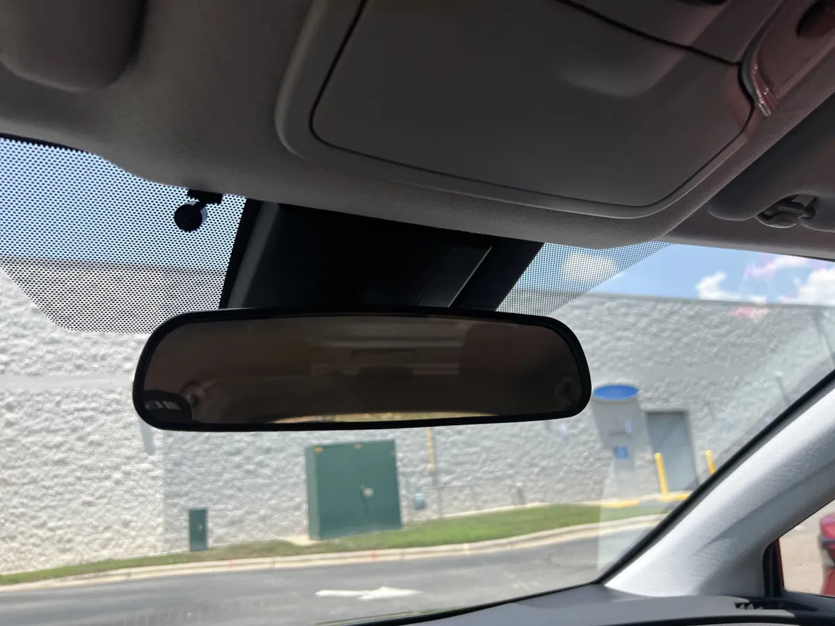 2017 Toyota Prius Three thumbnail 26