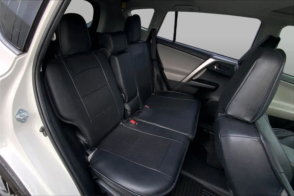 2017 Toyota RAV4 XLE thumbnail 19