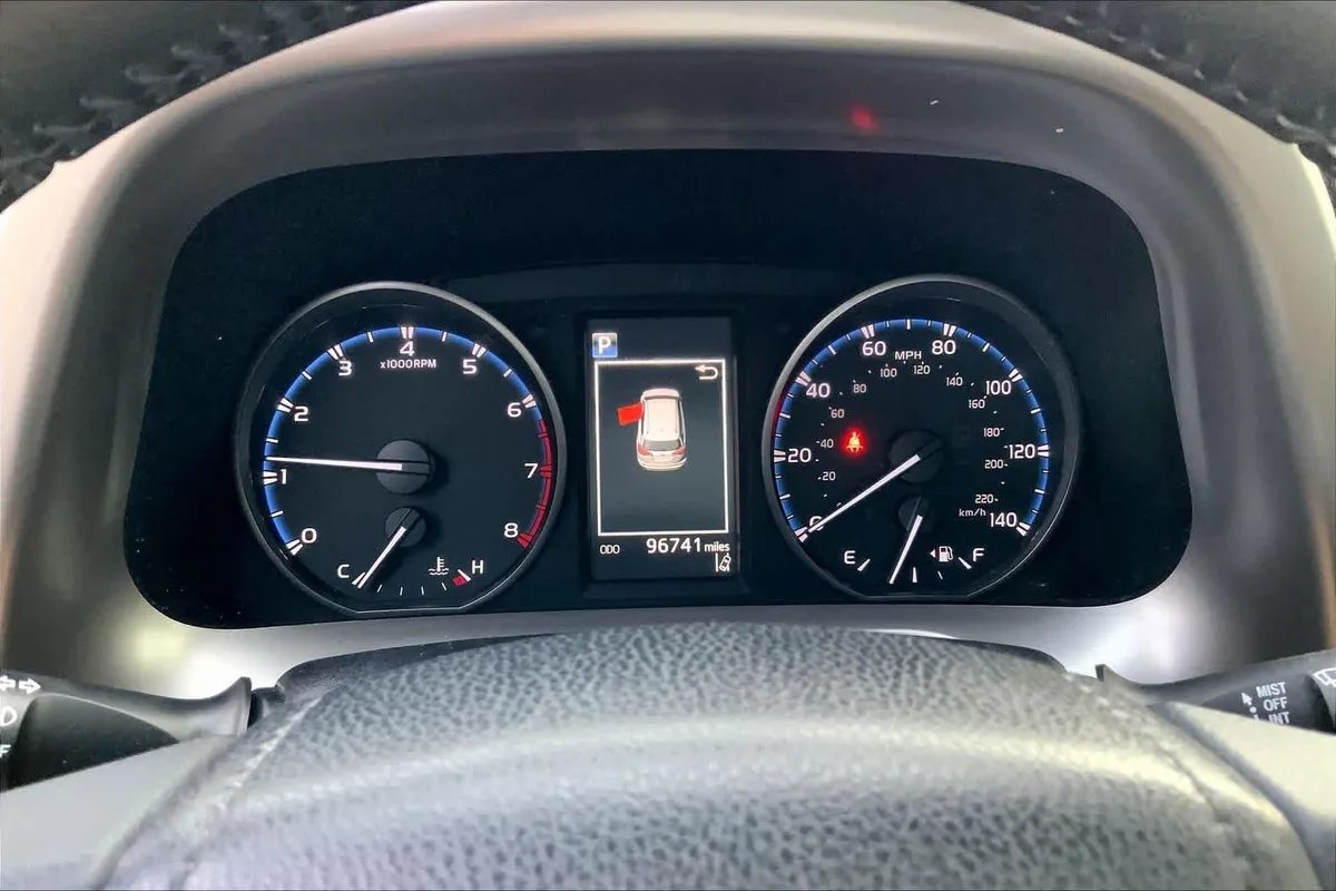 2017 Toyota RAV4 XLE thumbnail 25
