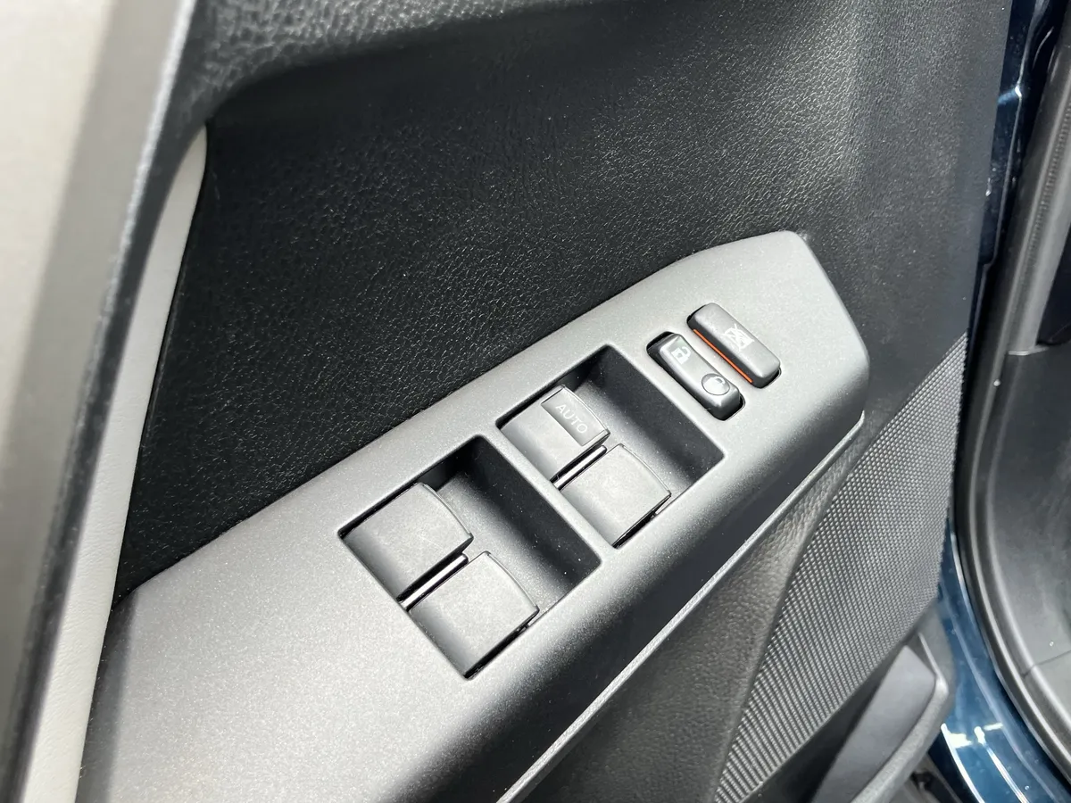 2017 Toyota RAV4 XLE FWD thumbnail 15