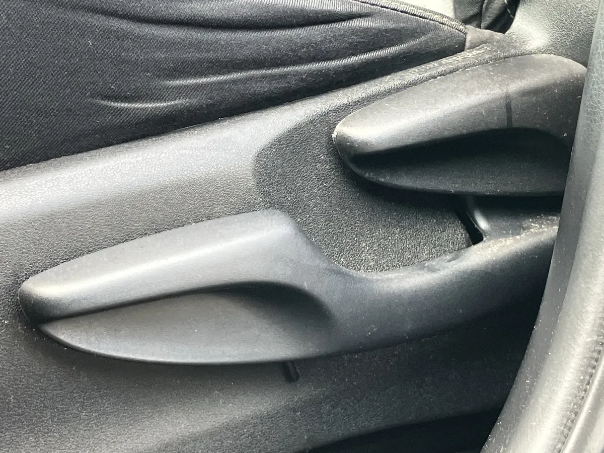 2017 Toyota RAV4 XLE FWD thumbnail 17