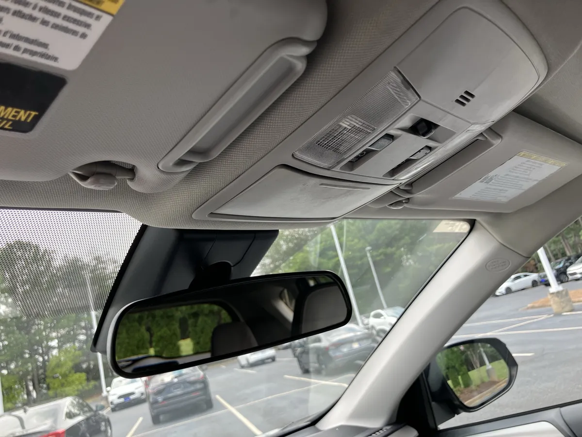 2017 Toyota RAV4 XLE FWD thumbnail 29