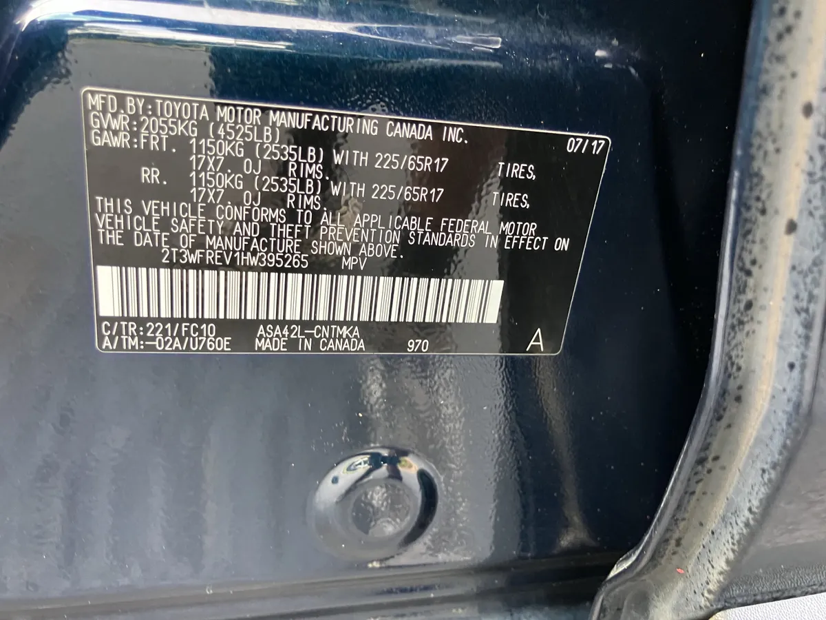 2017 Toyota RAV4 XLE FWD thumbnail 37