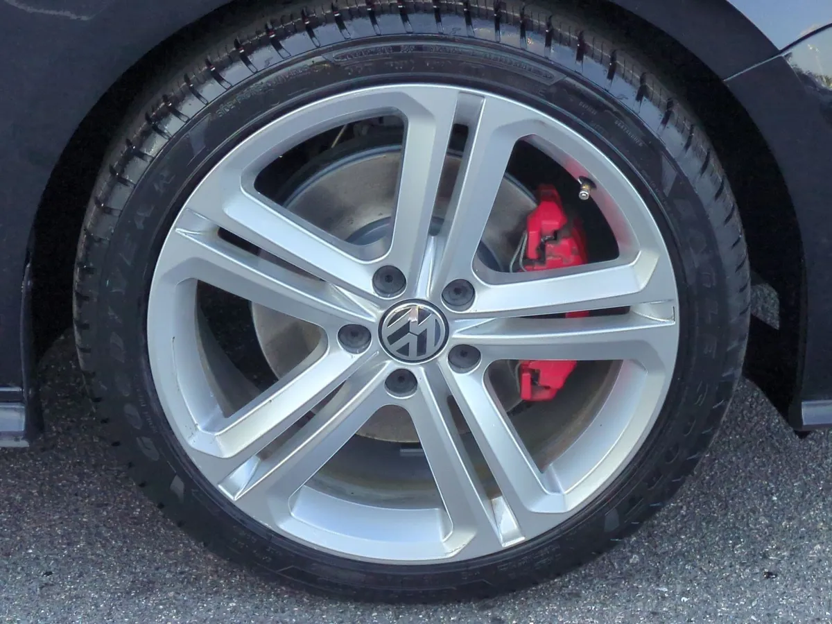 2017 Volkswagen Jetta GLI thumbnail 11