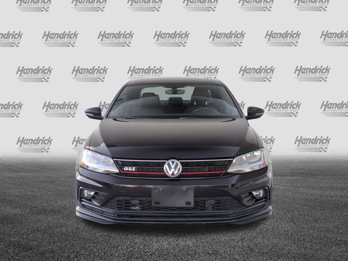 2017 Volkswagen Jetta GLI thumbnail 2