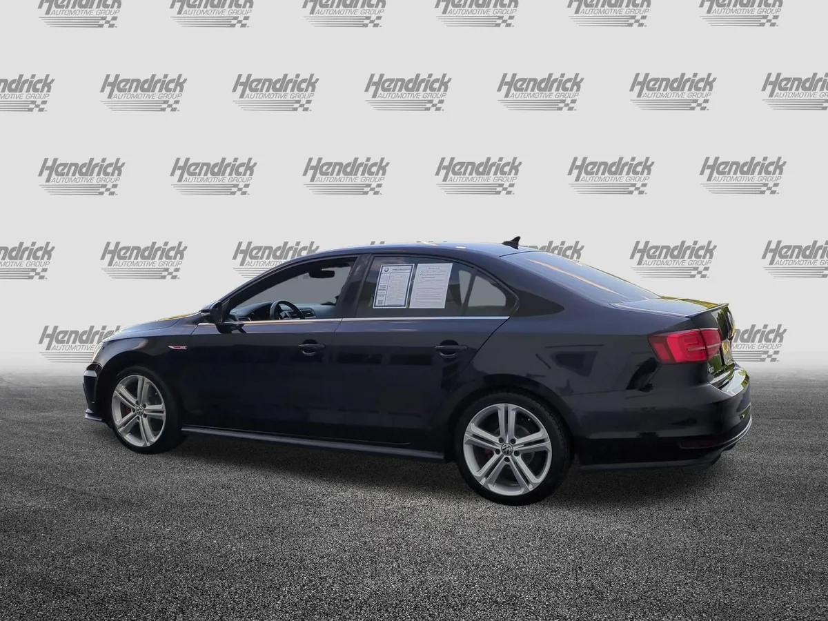 2017 Volkswagen Jetta GLI thumbnail 7