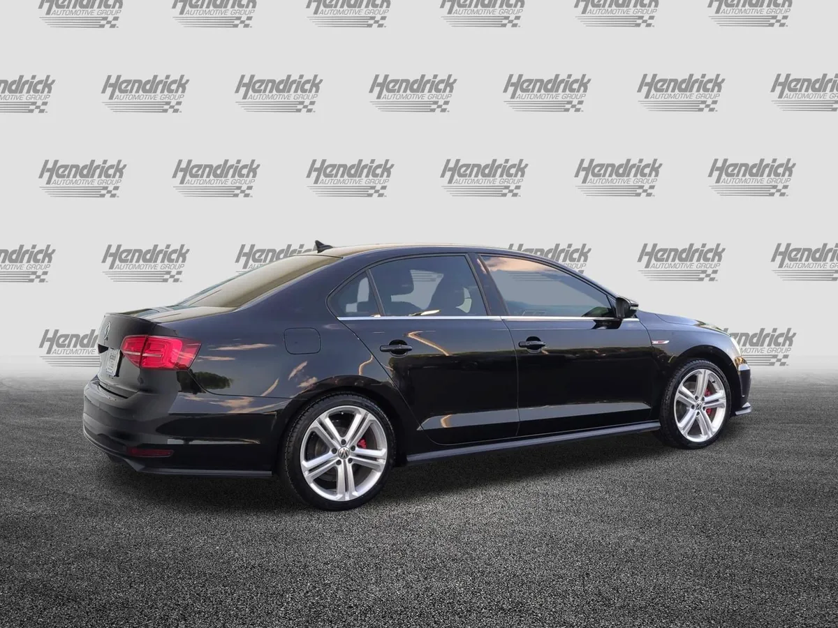 2017 Volkswagen Jetta GLI thumbnail 8