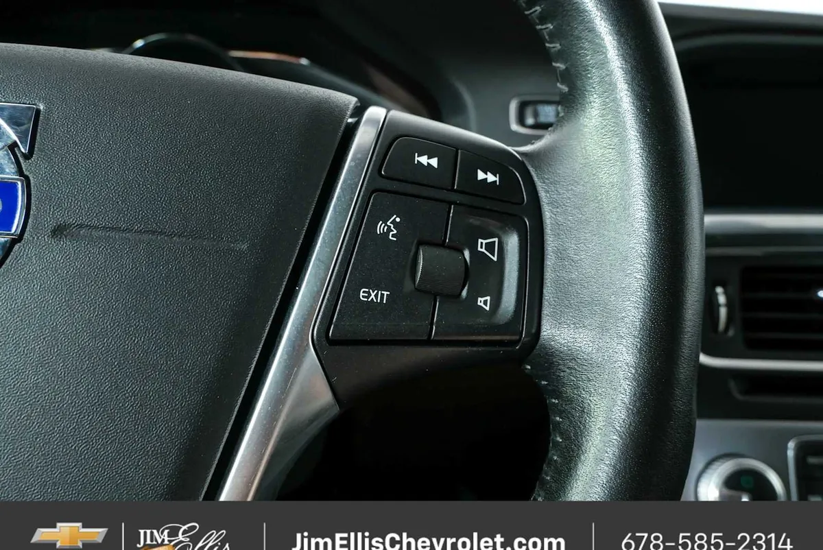 2017 Volvo V60 Cross Country T5 thumbnail 11