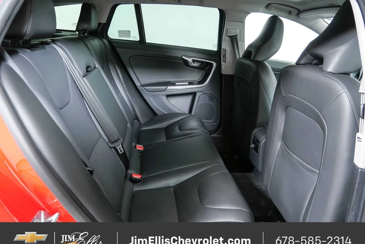 2017 Volvo V60 Cross Country T5 thumbnail 21