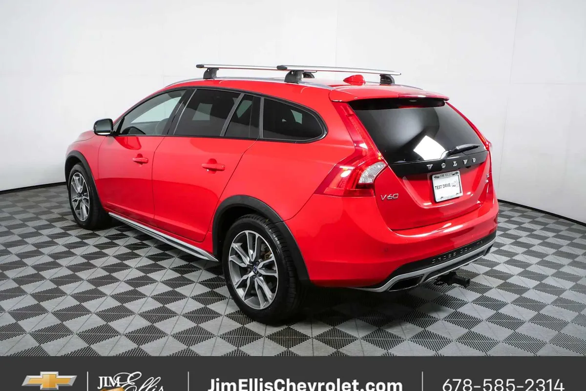 2017 Volvo V60 Cross Country T5 thumbnail 28