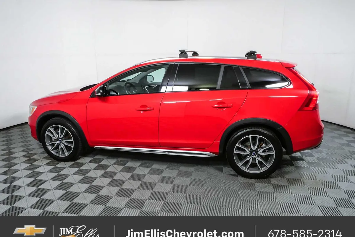 2017 Volvo V60 Cross Country T5 thumbnail 29