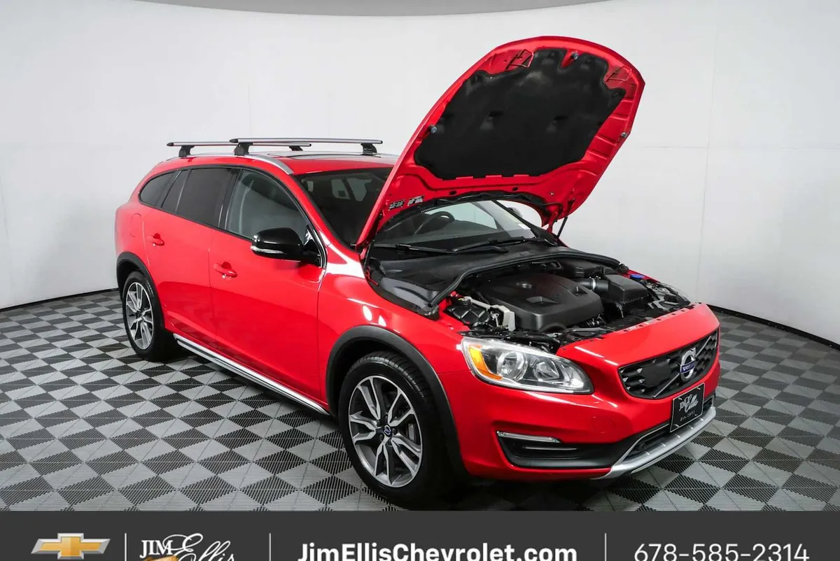 2017 Volvo V60 Cross Country T5 thumbnail 33
