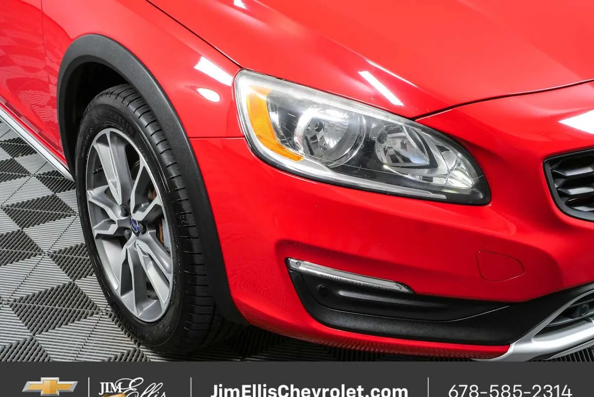 2017 Volvo V60 Cross Country T5 thumbnail 35
