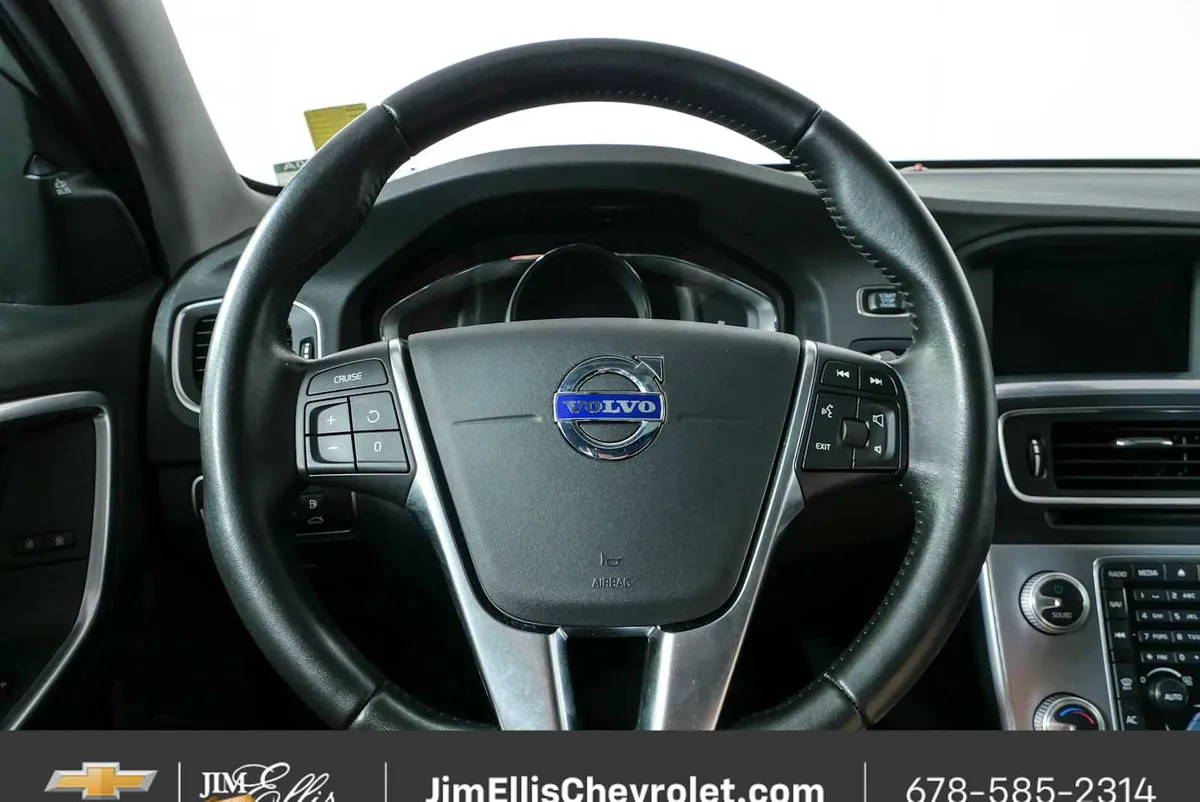 2017 Volvo V60 Cross Country T5 thumbnail 9