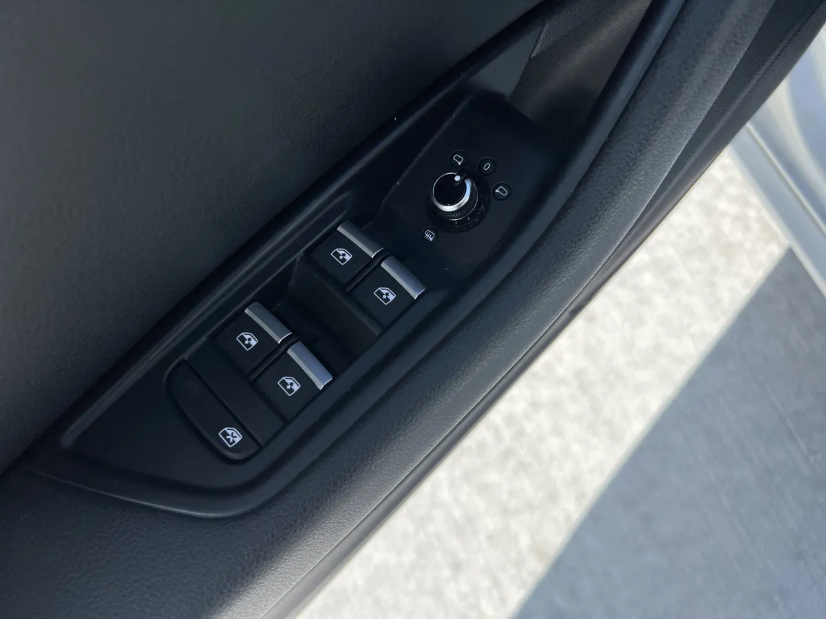 2018 Audi A4 Premium thumbnail 14